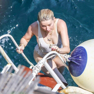 Free Nude Celeb Amber Heard 169 pic