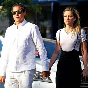 Celeb Naked Amber Heard 172 pic