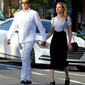 Famous Nude Amber Heard 174 pic