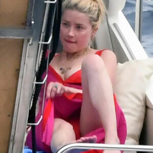 Celeb Naked Amber Heard 252 pic