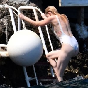 Free nude Celebrity Amber Heard 016 pic