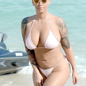 Famous Nude Amber Rose 014 pic