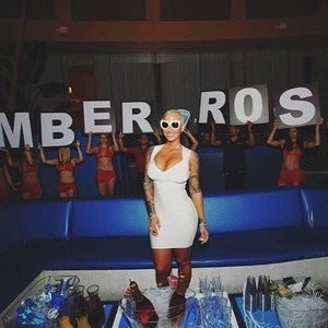 Naked Celebrity Amber Rose 001 pic