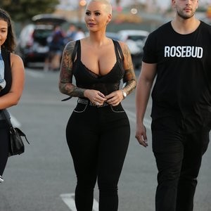 Famous Nude Amber Rose 016 pic