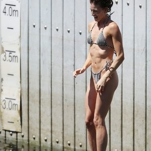 Newest Celebrity Nude Amy Pejkovic 009 pic
