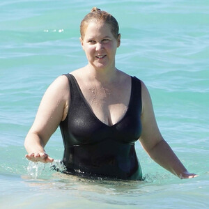 Amy Schumer Enjoys Christmas at the Beach with Her Family in St Barths (20 Photos) – Leaked Nudes