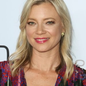 Amy Smart Braless (10 Photos) - Leaked Nudes