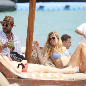Nude Celeb Pic Ana Beatriz Barros 024 pic