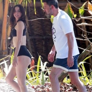 Ana de Armas & Ben Affleck Enjoy a Sunny Vacation in Costa Rica (8 Photos) – Leaked Nudes