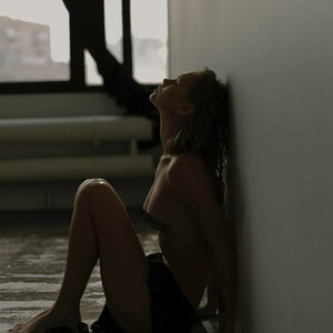 Hot Naked Celeb Anastasiya Scheglova 002 pic