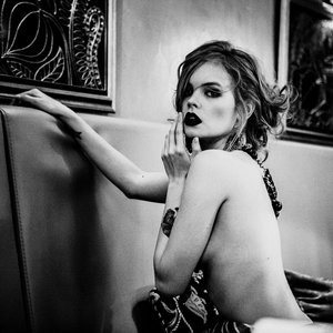 Free nude Celebrity Anastasiya Scheglova 186 pic