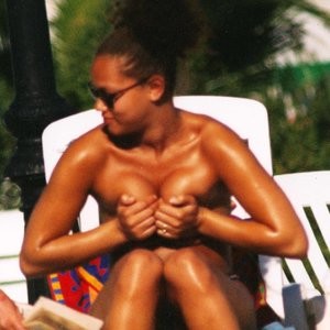 Angela Griffin Is Sunbathing on the Beach (7 Nude Photos) - Leaked Nudes