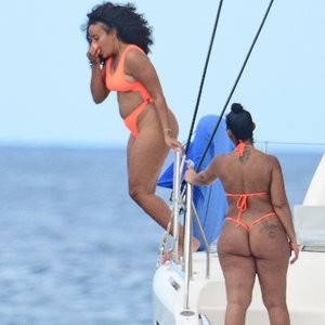 Naked celebrity picture Angela Simmons 090 pic