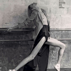 Naked Celebrity Pic Anja Rubik 011 pic