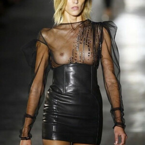 Naked celebrity picture Anja Rubik 022 pic