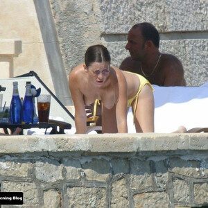 celeb nude Anna Friel 010 pic