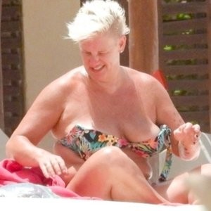 nude celebrities Anne Burrell 004 pic