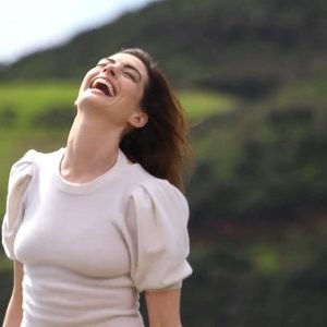 Nude Celeb Anne Hathaway 004 pic