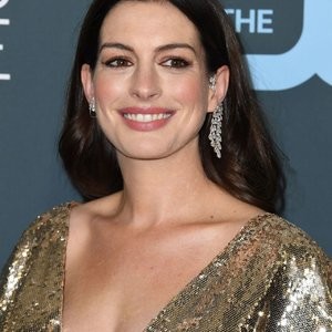 Naked Celebrity Pic Anne Hathaway 003 pic