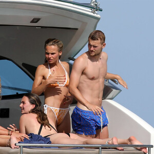 Nude Celeb Pic AnneKee Molenaar 010 pic