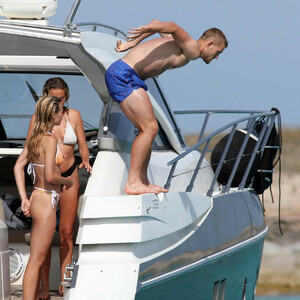 Hot Naked Celeb AnneKee Molenaar 014 pic