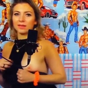 Annie Lederman Shows Her Nude Tits (3 Pics + GIF & Video) - Leaked Nudes