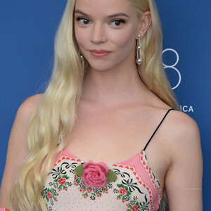 Celebrity Leaked Nude Photo Anya Taylor-Joy 130 pic