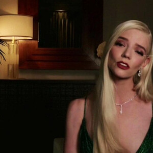 nude celebrities Anya Taylor-Joy 076 pic