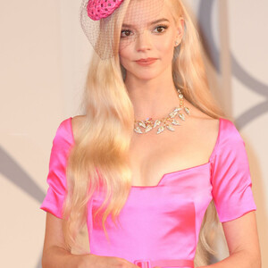 Nude Celeb Pic Anya Taylor-Joy 018 pic