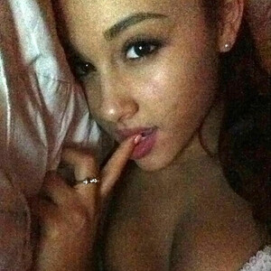 Free Nude Celeb Ariana Grande 009 pic