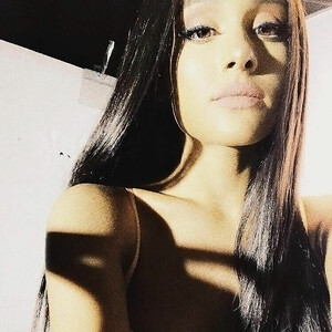 Nude Celeb Ariana Grande 010 pic