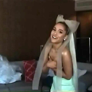 Naked Celebrity Pic Ariana Grande 017 pic