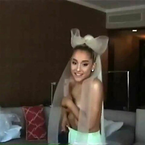 Celebrity Naked Ariana Grande 020 pic