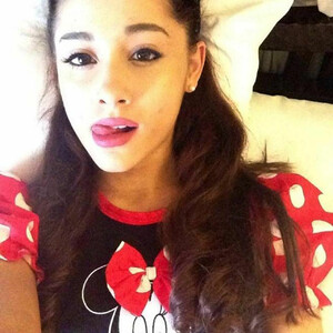 Leaked Celebrity Pic Ariana Grande 022 pic