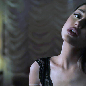 Famous Nude Ariana Grande 052 pic