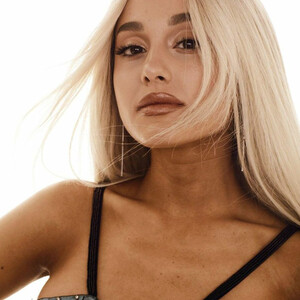 Real Celebrity Nude Ariana Grande 099 pic