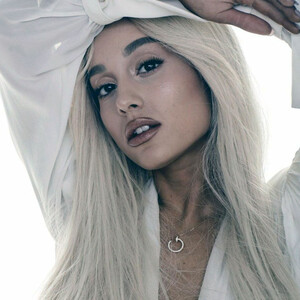 Nude Celebrity Picture Ariana Grande 101 pic
