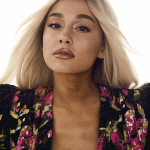 Real Celebrity Nude Ariana Grande 124 pic