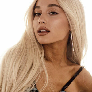 Leaked Celebrity Pic Ariana Grande 126 pic