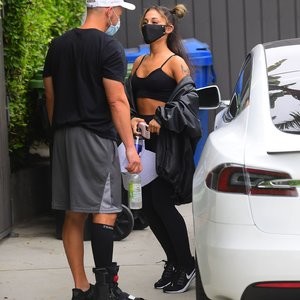 Ariana Grande Shows Off Her Toned Abs and Pokies After An Intense Workout In LA (10 Photos) - Leaked Nudes