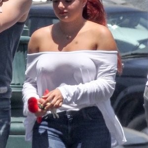 Naked Celebrity Pic Ariel Winter 012 pic