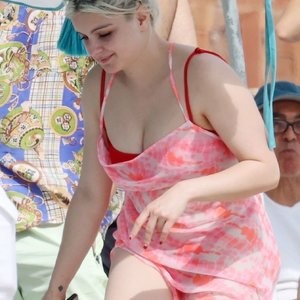 Naked Celebrity Ariel Winter 001 pic