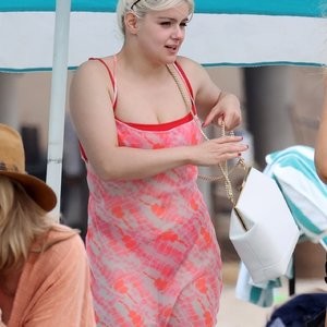 Famous Nude Ariel Winter 047 pic