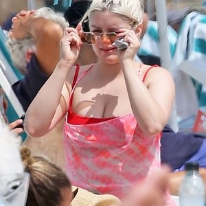 Celebrity Leaked Nude Photo Ariel Winter 052 pic