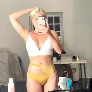 Hot Naked Celeb Ariel Winter 007 pic