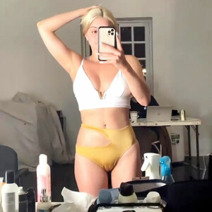 Leaked Celebrity Pic Ariel Winter 009 pic