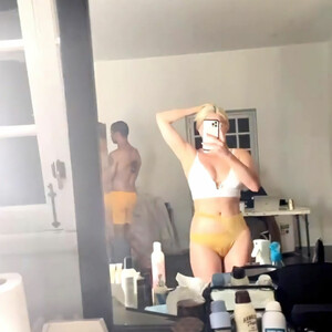 Nude Celeb Ariel Winter 012 pic
