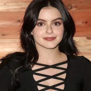 Naked celebrity picture Ariel Winter 010 pic