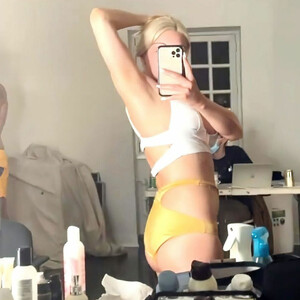 Celeb Naked Ariel Winter 023 pic