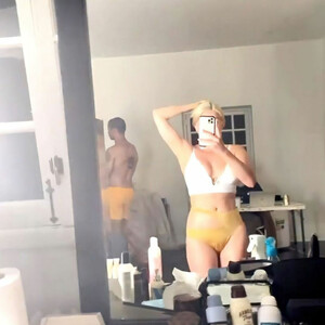 Celebrity Naked Ariel Winter 025 pic
